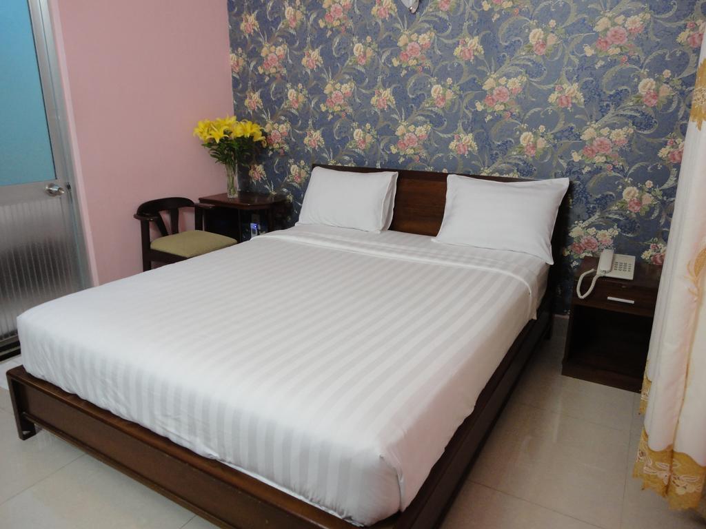 Yen Trang Khách sạn 2*